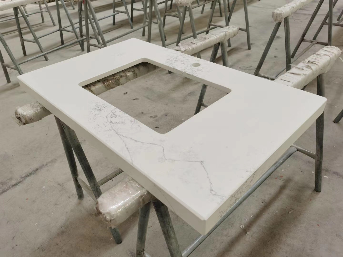 Dinglei Stone -Quartz Vanity top  (3).jpg